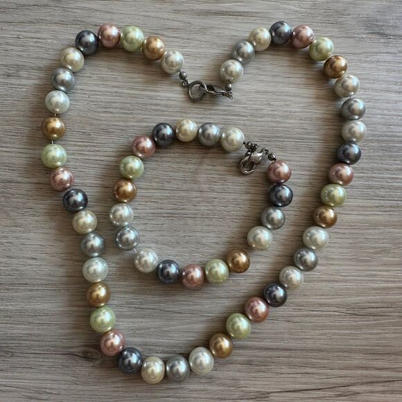 Jewelry - Vintage Set of Multicolored Glass Pearls Necklace & Bracelet